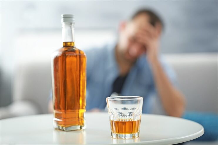 Alkol tüketimi bir erkeğin erektil işlevini olumsuz etkiler